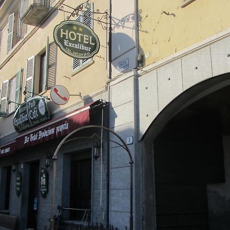 Hotel Excalibur Revello Dış mekan fotoğraf