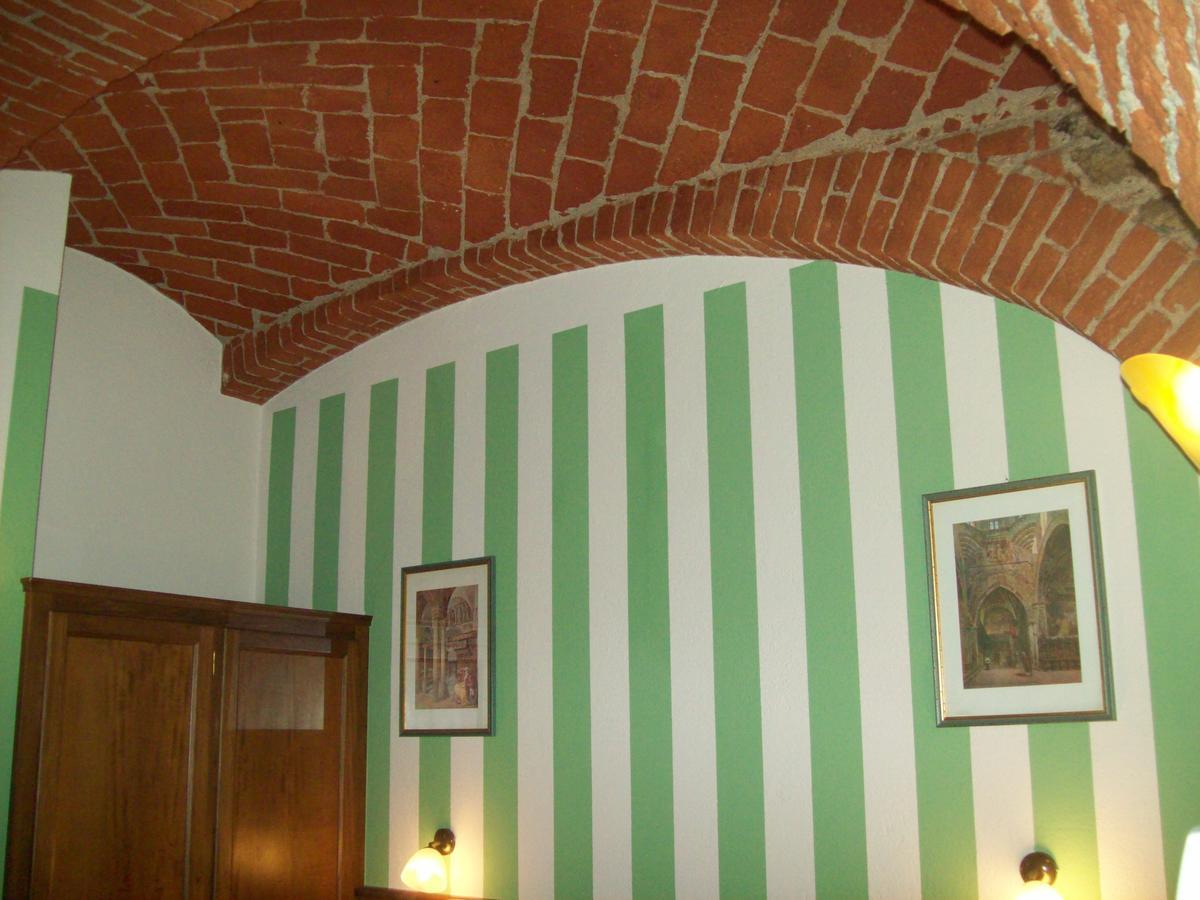 Hotel Excalibur Revello Dış mekan fotoğraf