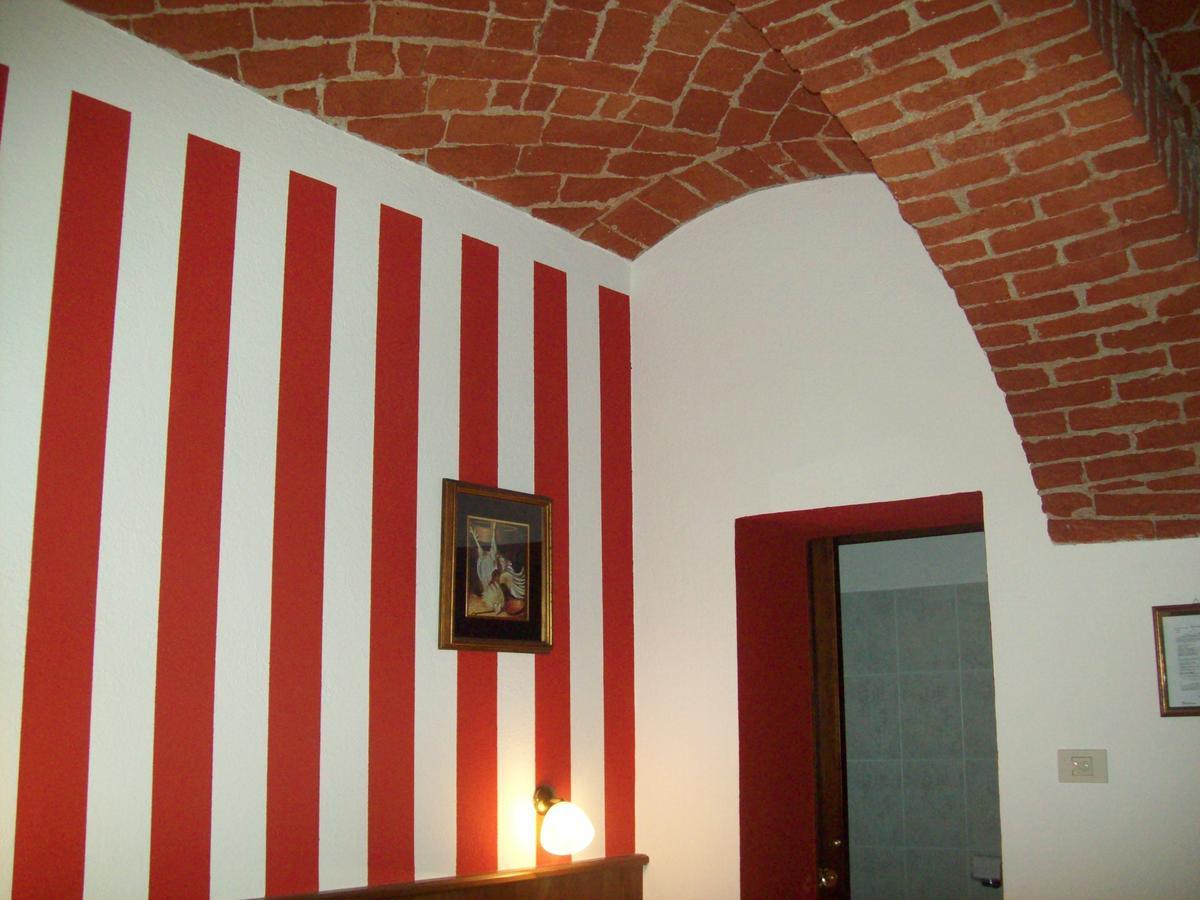 Hotel Excalibur Revello Dış mekan fotoğraf