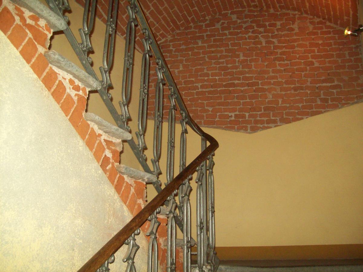 Hotel Excalibur Revello Dış mekan fotoğraf