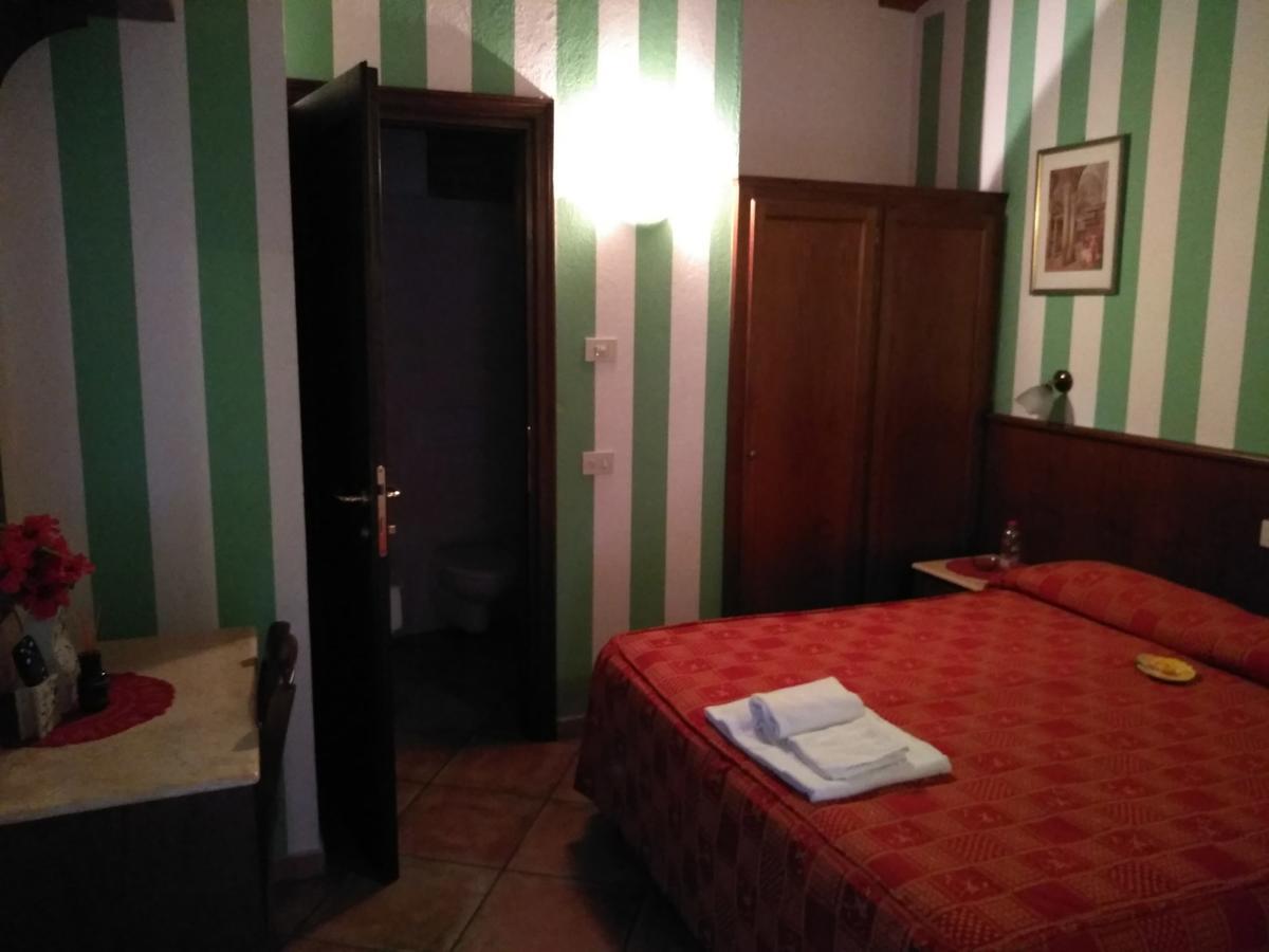 Hotel Excalibur Revello Dış mekan fotoğraf