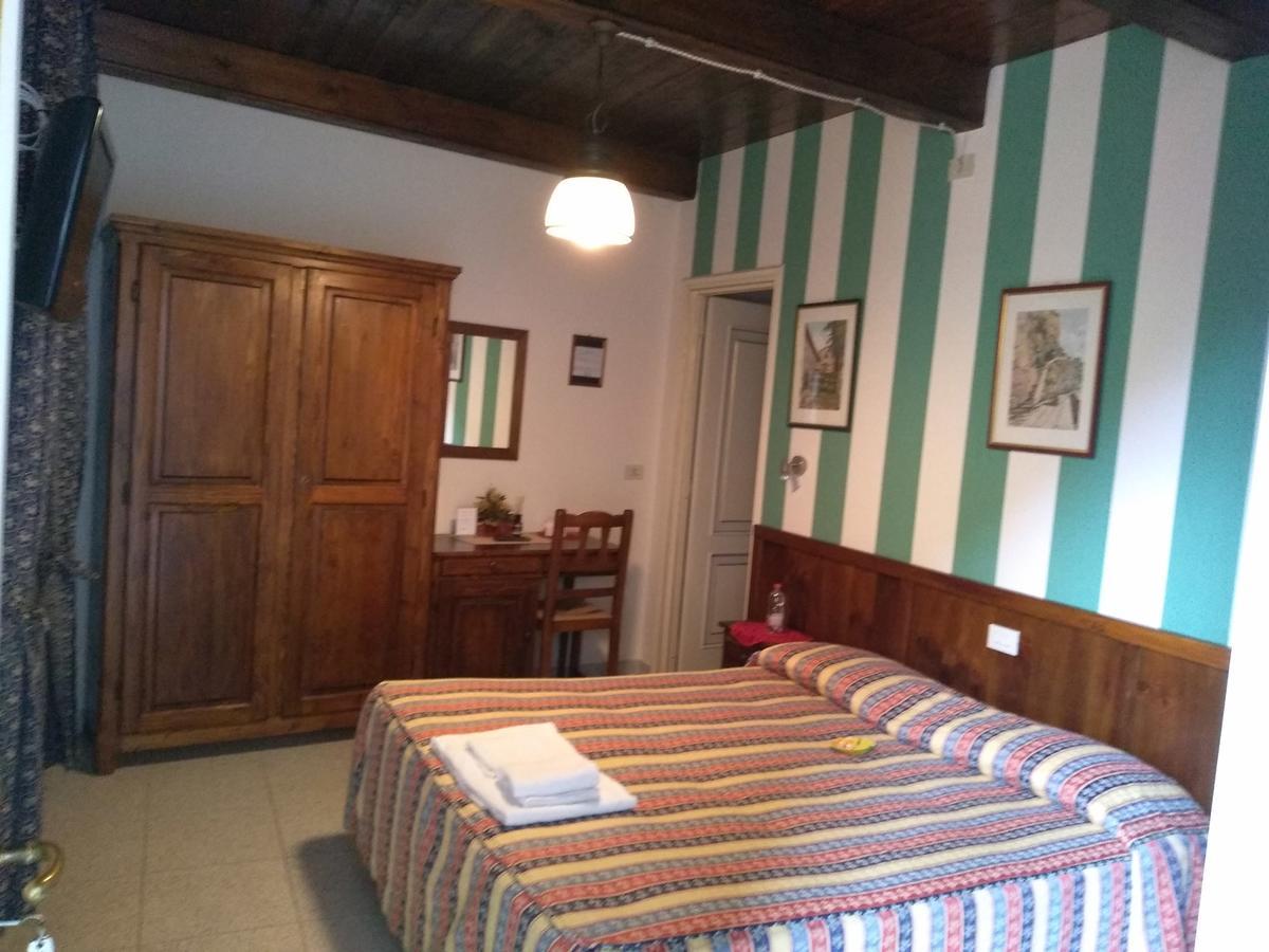 Hotel Excalibur Revello Dış mekan fotoğraf