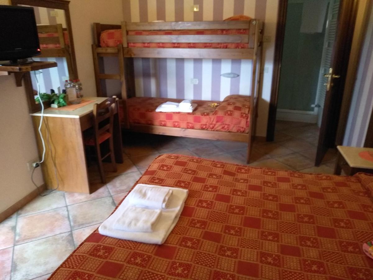 Hotel Excalibur Revello Dış mekan fotoğraf
