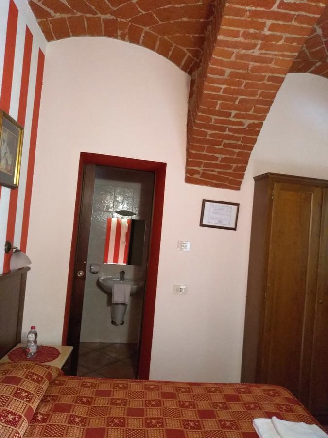 Hotel Excalibur Revello Dış mekan fotoğraf