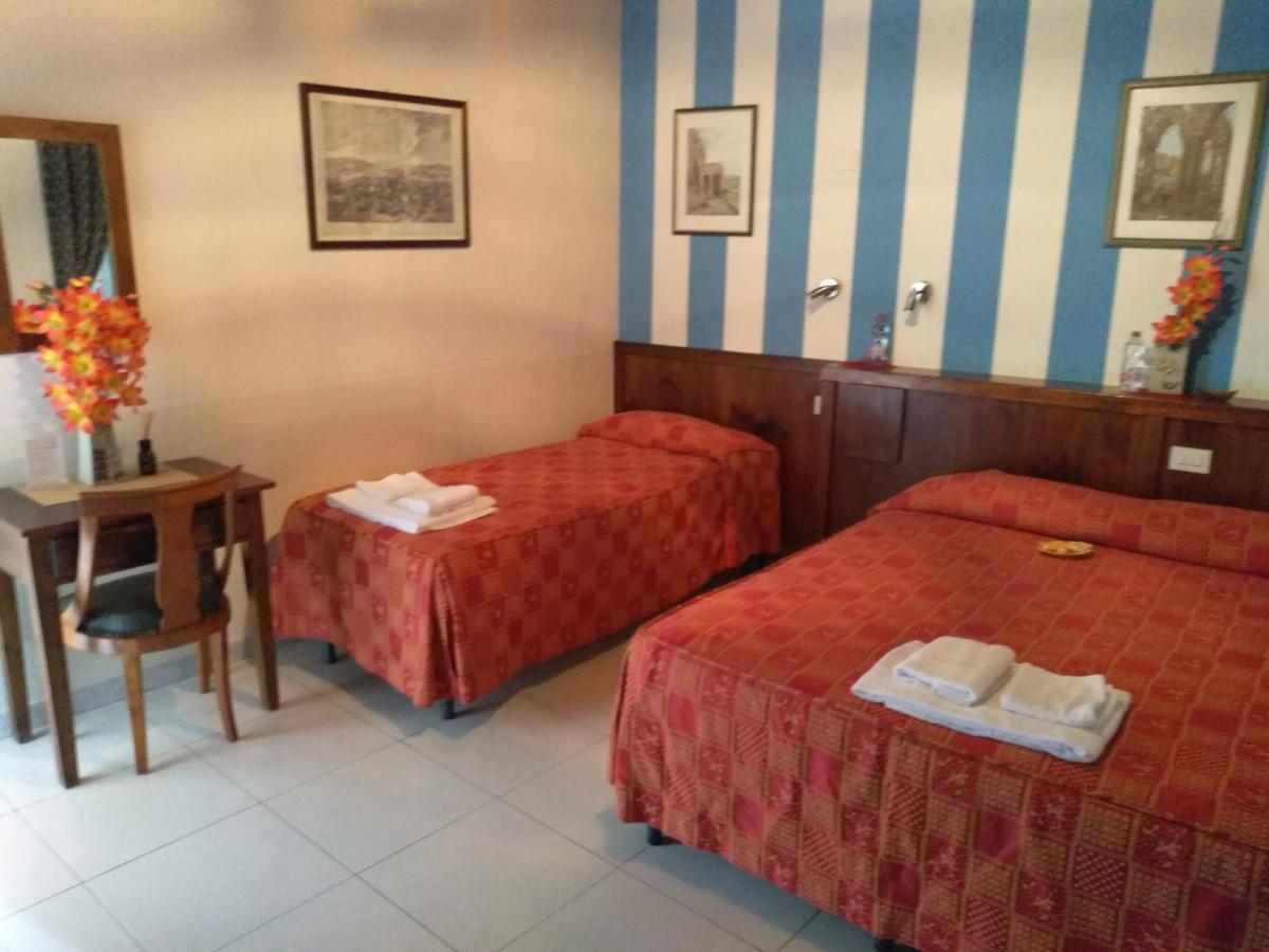 Hotel Excalibur Revello Dış mekan fotoğraf
